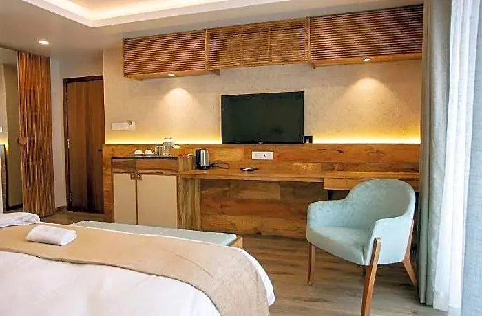 Bhrikuti Tara Hotel 3*